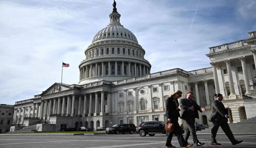 واشنطن في مأزق.. الإغلاق الحكومي يوقف الطيران ويجوّع الملايين! واشنطن في مأزق.. الإغلاق الحكومي يوقف الطيران ويجوّع الملايين!