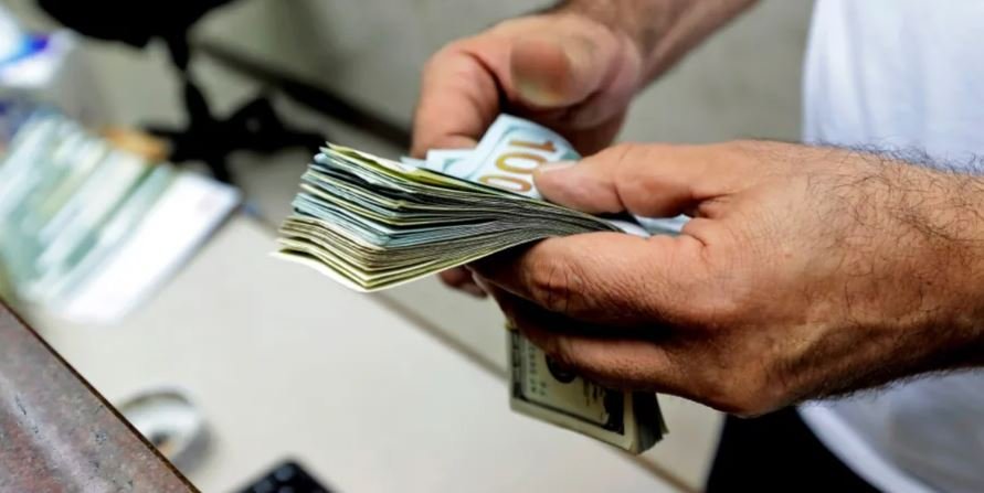 ودائع السوريين في لبنان.. تحالُف الفساد والتخبُّط المصرفي