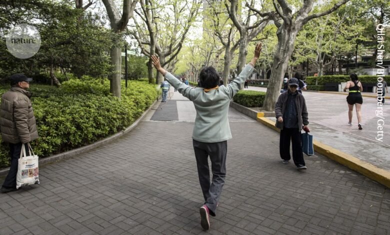 يتباطأ تراجع مرض الزهايمر بمجرد بضعة آلاف من الخطوات في اليوم