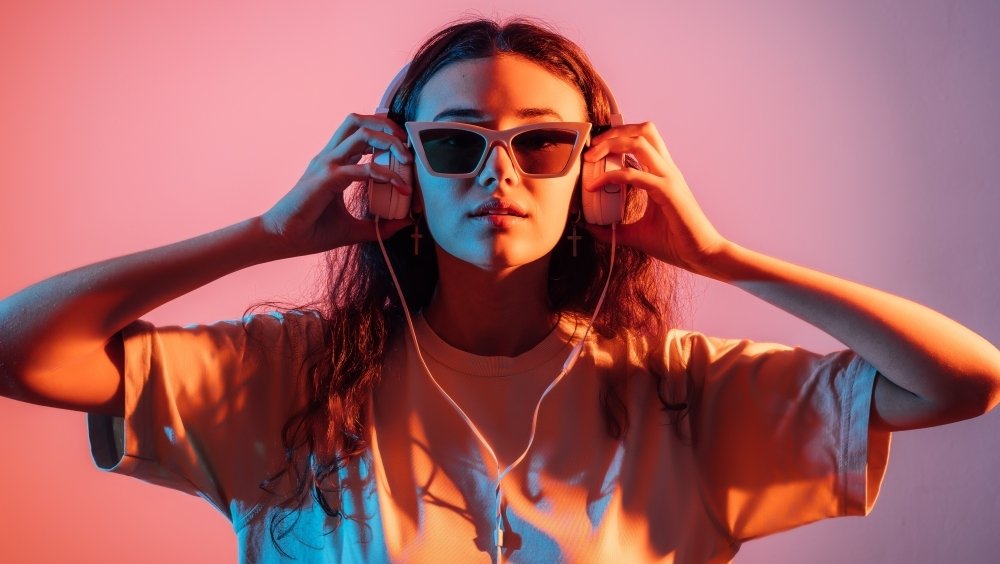 يعاني واحد من كل ثمانية مراهقين من فقدان السمع عند سن 18 عامًا يعاني واحد من كل ثمانية مراهقين من فقدان السمع عند سن 18 عامًا