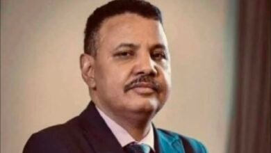 تفاعل واسع على مواقع التواصل بعد اختفاء المستشار يوسف عزت في ظروف غامضة تفاعل واسع على مواقع التواصل بعد اختفاء المستشار يوسف عزت في ظروف غامضة