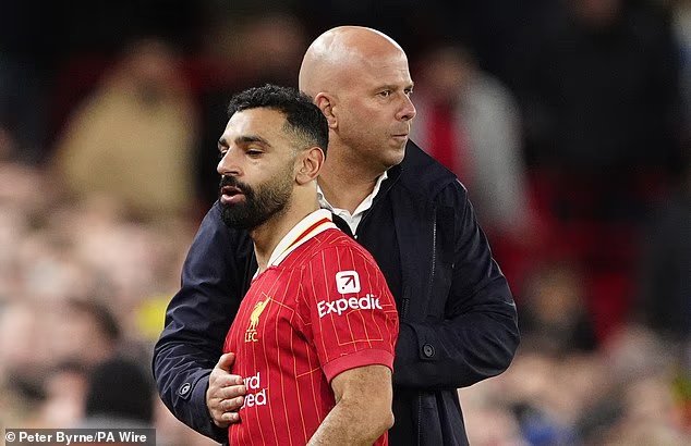 يصر آرني سلوت على أن ليفربول قد تجاوز موقف محمد صلاح ويؤكد تعزيز الإصابات قبل مواجهة توتنهام