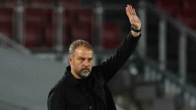 موقف متكرر.. فليك يحسم موقفه من تجديد عقده مع برشلونة