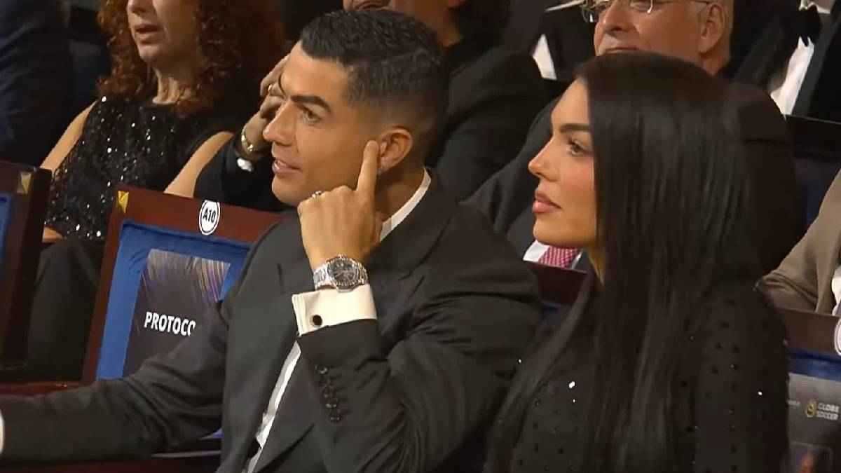 كريستيانو رونالدو يثير الجدل في حفل غلوب سوكر.. هل تزوج سرا من جورجينا؟