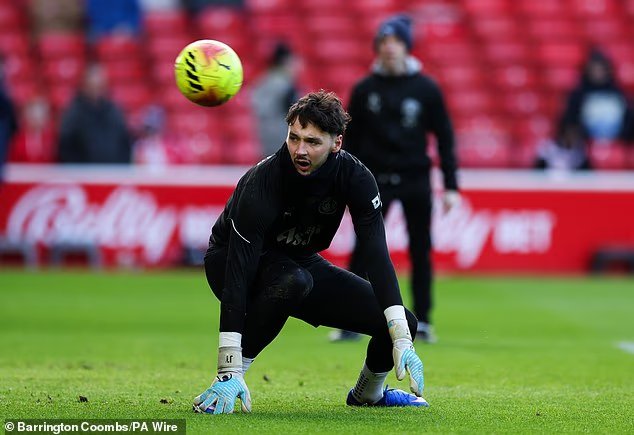 ملخص انتقالات مانشستر سيتي لشهر يناير محادثات أنطوان سيمينيو، اهتمام مارك جويهي، النادي الذي يقود السباق المكون من ستة فرق مقابل 30 مليون جنيه إسترليني لأوسكار بوب وآخر أخبار خروج كلاوديو إيشيفيري وجمعة باه