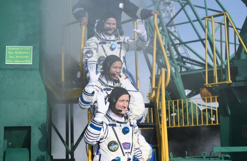 مركز “غاغارين” يستبدل رائد الفضاء لبعثة Crew-12