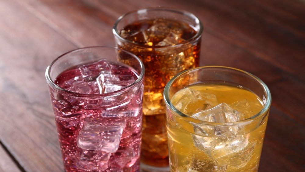 المشروبات السكرية قد تزيد من الالتهاب: نتيجة أخرى لتأثير الفركتوز