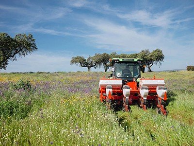 Food will be more affordable — if we double funds for agriculture research now 5 d41586 025 03970 0 51793268