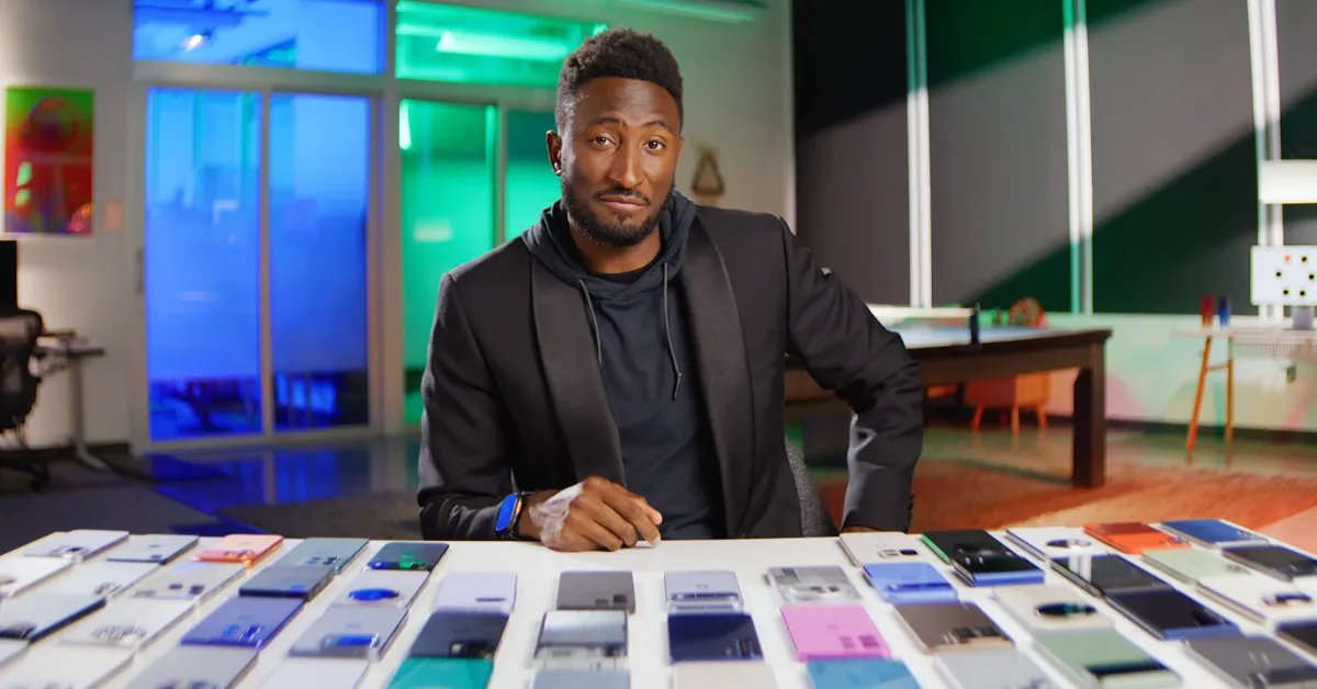 iPhone 17 هو أفضل هاتف لعام 2025، بحسب MKBHD