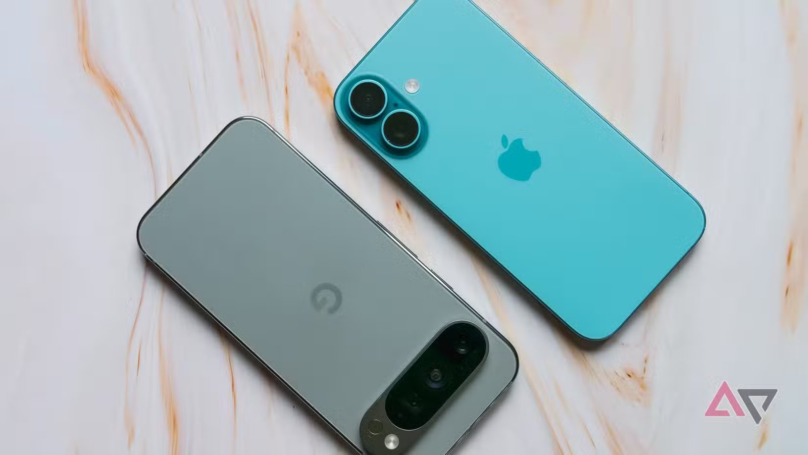 يعد AirDrop on Pixel رائعًا، لكنه ليس الميزة التي أريدها بالفعل 5 iphone 16 pixel 9 pro 1