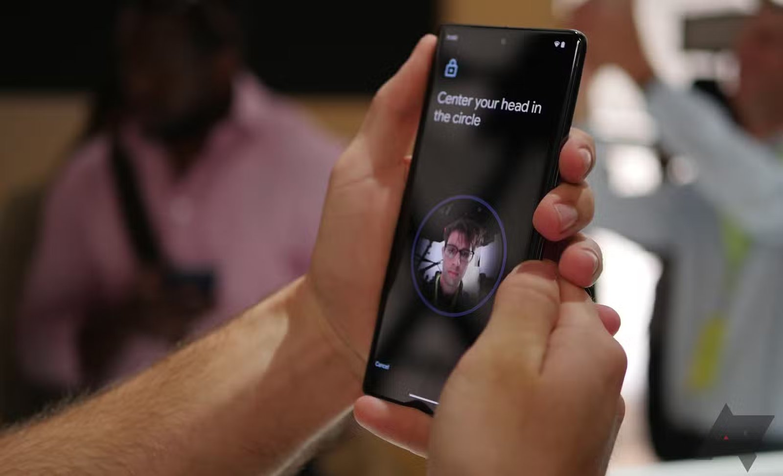 يكاد يكون من المستحيل استخدام أدوات شاشة القفل على Pixel 10 مع تمكين Face Lock 3 pixel 7 pro face unlock enroll