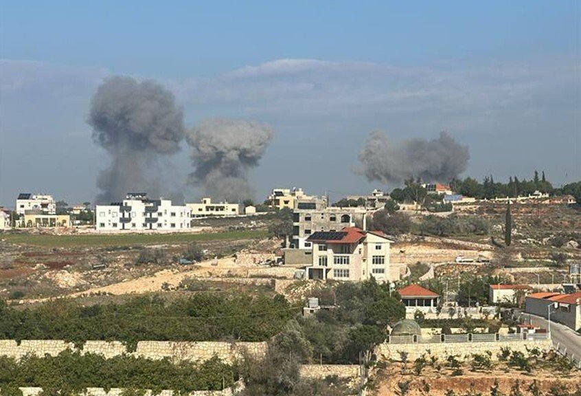 الجيش الإسرائيلي يعلن استهداف مواقع لـحزب الله في جنوب لبنان (صور+ فيديو) الجيش الإسرائيلي يعلن استهداف مواقع لـحزب الله في جنوب لبنان (صور+ فيديو)