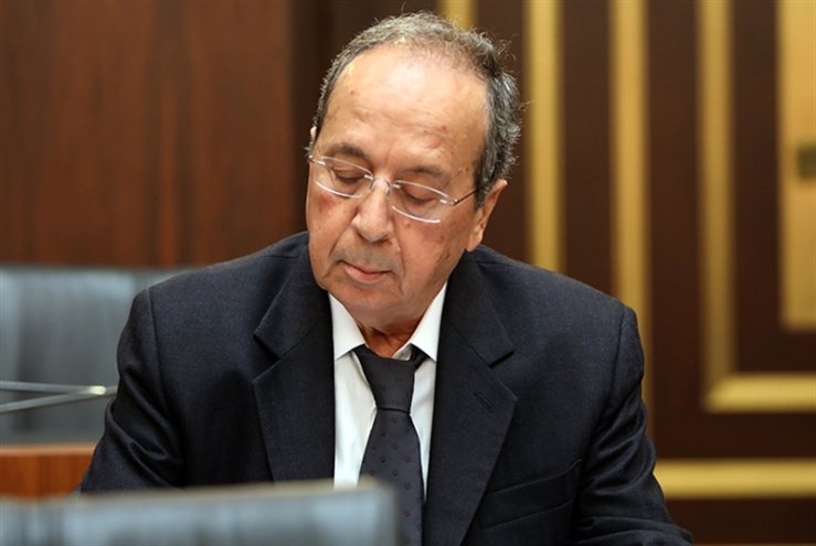 السيد مسايرة الذئب لن تردعه أبداً عن الإستمرار بقَتْل الغنم السيد مسايرة الذئب لن تردعه أبداً عن الإستمرار بقَتْل الغنم