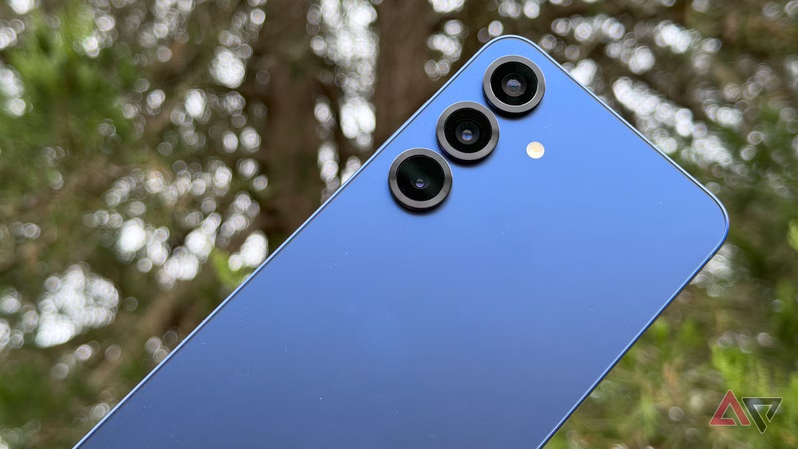 الهواتف الذكية مملة، ولا أستطيع أن أكون أكثر سعادة بذلك الهواتف الذكية مملة، ولا أستطيع أن أكون أكثر سعادة بذلك