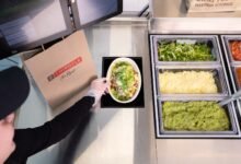 تحصل خطوط الماكياج الآلية Hyphen على استثمارات من Cava، Chipotle
