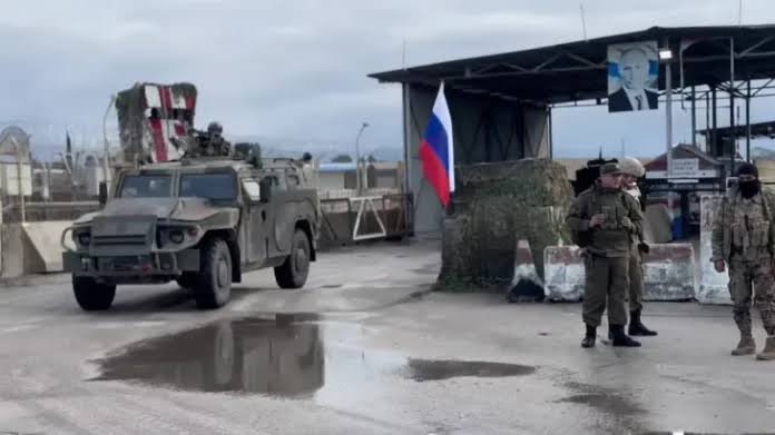 من قلب موسكو… سعد خلف يكشف حقيقة الموقف الروسي في الذكرى الأولى لسقوط الأسد وتسريبات الفيلر من قلب موسكو… سعد خلف يكشف حقيقة الموقف الروسي في الذكرى الأولى لسقوط الأسد وتسريبات الفيلر