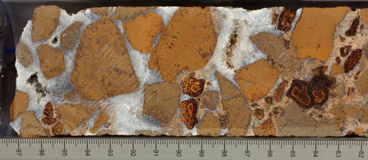 هذه الصخور المنسية تخزن الكربون 40 مرة أكثر مما كنا نعتقد