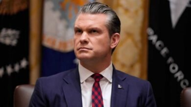 وزير الحرب الأمريكي يتجاهل سؤال الصحفيين حول ضرب فنزويلا