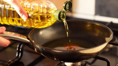 يستخدم الزيت النباتي لصنع مادة لاصقة قوية للغاية