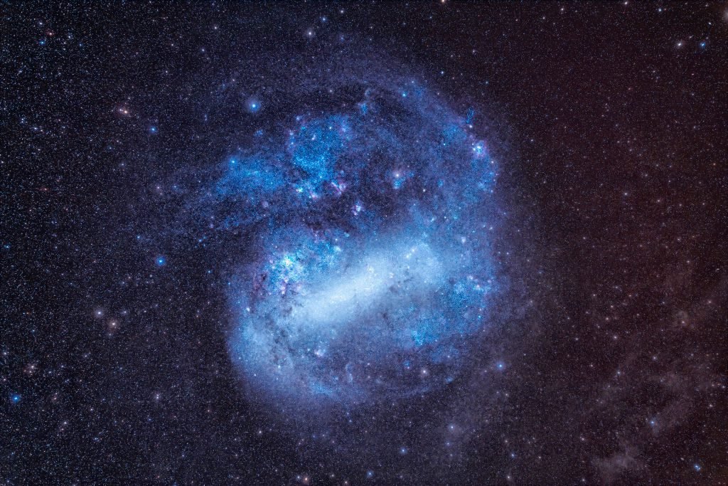 تلسكوب هابل يكشف أسرار "المجرة المفقودة"