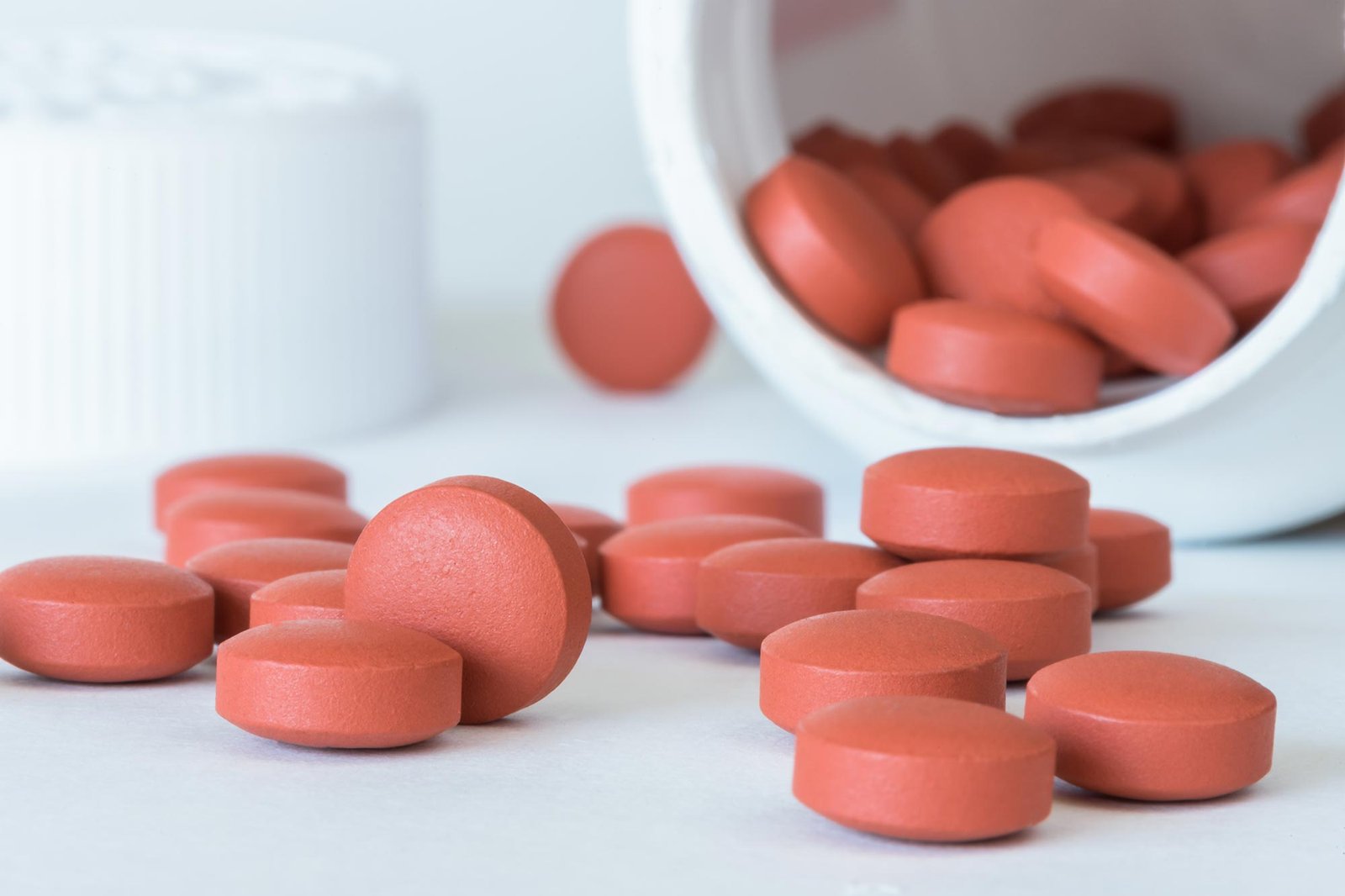 توصلت دراسة جديدة إلى أن استخدام مسكنات الألم الشائعة بعد الجراحة قد يبطئ عملية التعافي