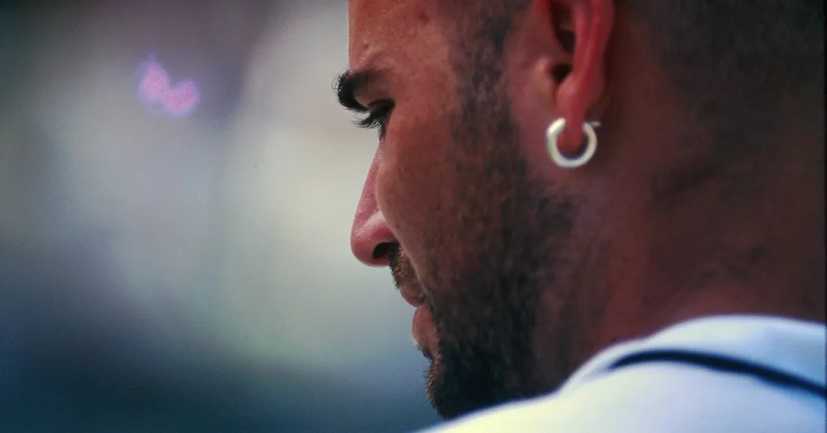 مسلسلات وثائقية على Apple TV تستكشف حياة أسطورة التنس أندريه أغاسي مسلسلات وثائقية على Apple TV تستكشف حياة أسطورة التنس أندريه أغاسي