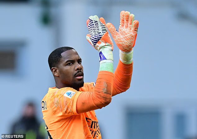 صورة توضيحية - Outofcontract XI Man City could lose TWO Treble winners, Liverpool face big decisions in defence and superstar forward who could have Premier League clubs on red ale