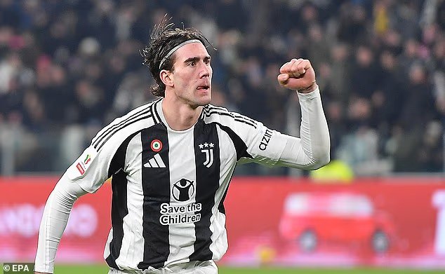 صورة توضيحية - Outofcontract XI Man City could lose TWO Treble winners, Liverpool face big decisions in defence and superstar forward who could have Premier League clubs on red ale