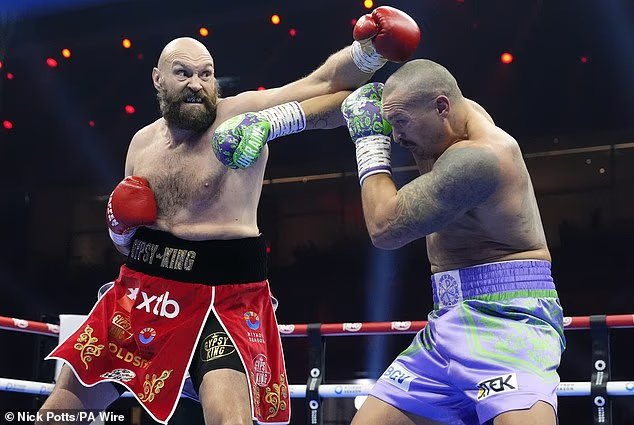 صورة توضيحية - عودة تايسون فيوري يؤكد Gypsy King، 37 عامًا، عودته إلى الحلبة بعد 12 شهرًا من اعتزاله&hellip; لكن هل سيواجه أنتوني جوشوا بعد حادث سيارة مأساوي؟