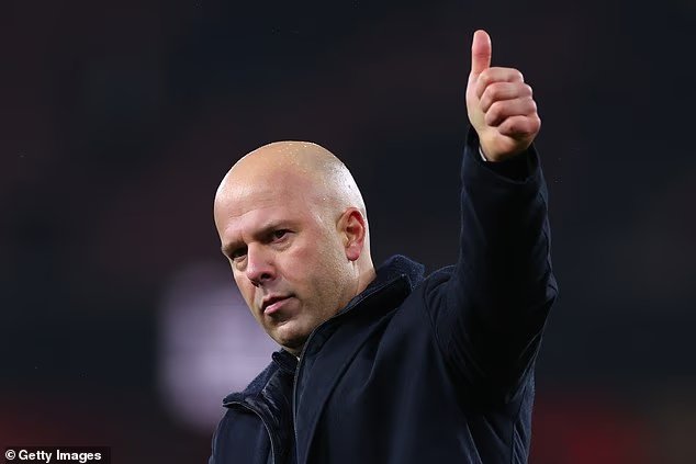 ما الذي يجب على ليفربول فعله في سوق الانتقالات بعد إصابة كونور برادلي، حيث أظهر النجم المتعثر تحسنًا كبيرًا ولماذا يستحق آرني سلوت الثناء على الرغم من كرة القدم المملة 1 105358665 15445245 image a 50 1767915786493