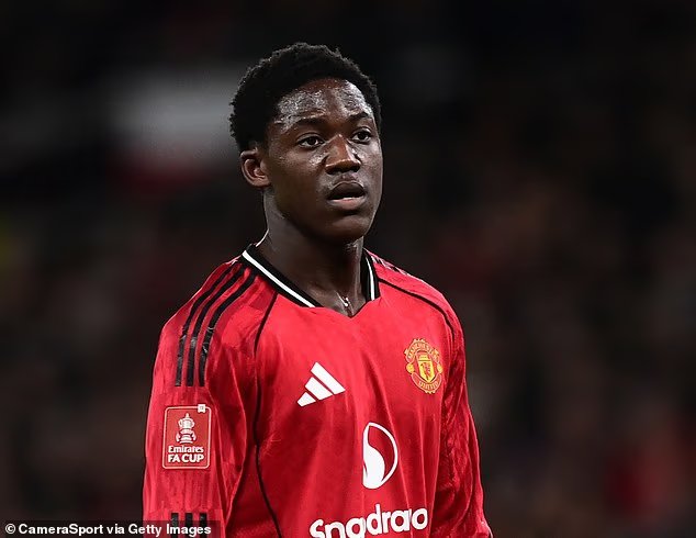 صورة توضيحية - تم الكشف ما قاله المدرب المؤقت القادم مايكل كاريك بالفعل عن لاعبي مانشستر يونايتد ولماذا يشكل مشكلة وجهاً لوجه لكوبي ماينو وبرونو فرنانديز