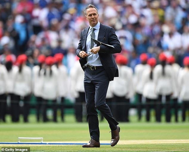 Ashes LIVE يقول الأساطير إن المشجعين تعرضوا للسرقة بسبب القرار المثير للجدل مع دخول إنجلترا إلى اليوم الثاني في القمة