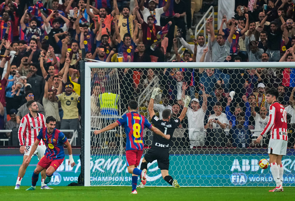 برشلونة يكتسح بلباو ويبلغ نهائي كأس السوبر الإسباني (فيديو)