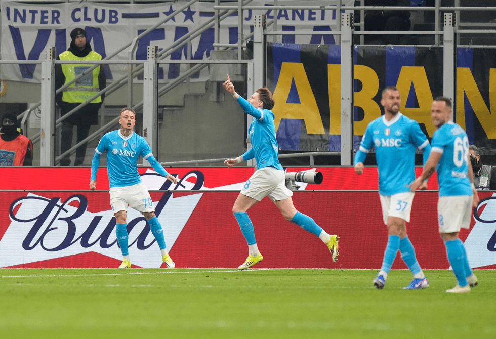 ماكتوميناي يمنح نابولي نقطة من ذهب أمام إنتر في صراع الصدارة بالدوري الإيطالي ماكتوميناي يمنح نابولي نقطة من ذهب أمام إنتر في صراع الصدارة بالدوري الإيطالي