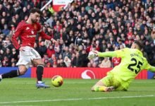 مانشستر يونايتد ضد مانشستر سيتي - الدوري الإنجليزي الممتاز لايف: آخر النتائج وأخبار الفريق والتحديثات حيث يتولى مايكل كاريك مسؤولية أول مباراة في الدوري في مباراة ديربي ضخمة