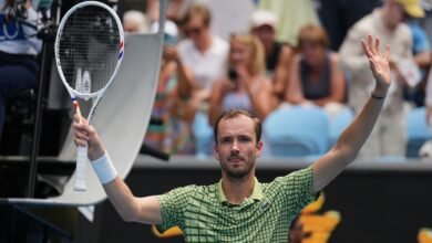 مدفيديف يتقدم بثبات في بطولة أستراليا المفتوحة