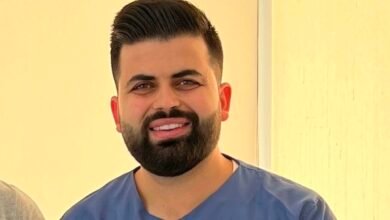 الدكتور علي حرز يقدّم حلولًا متقدمة في زراعة الأسنان والتجميل المجهري