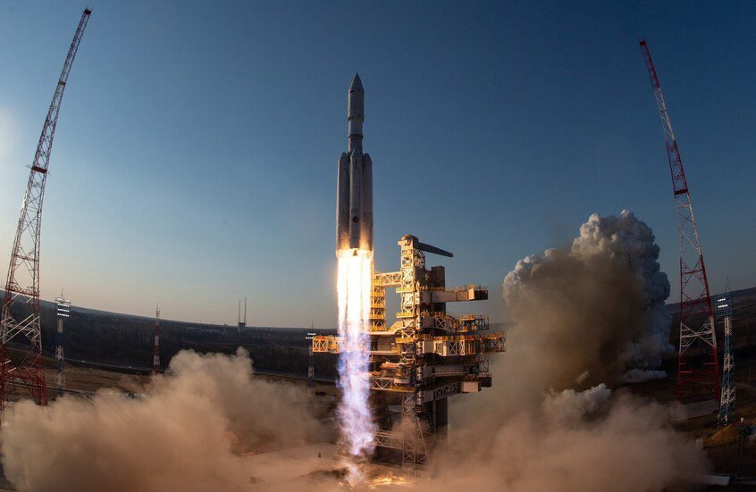 مانتوروف يتحدث لبوتين عن إنجاز عسكري فضائي غير مسبوق