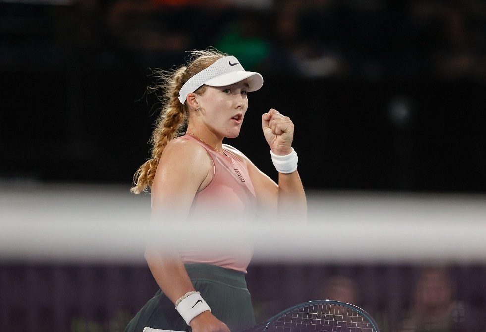 الروسية ميرا أندرييفا تقسو على مواطنتها وصديقتها شنايدر (فيديو)