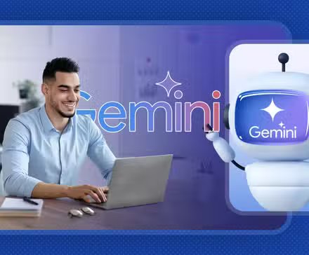 لقد استبدلت صفحتي الصباحية بـ Gemini، وقد فاجأتني النتائج 9 a man working on his laptop with an ai robot beside him holding the gemini logo