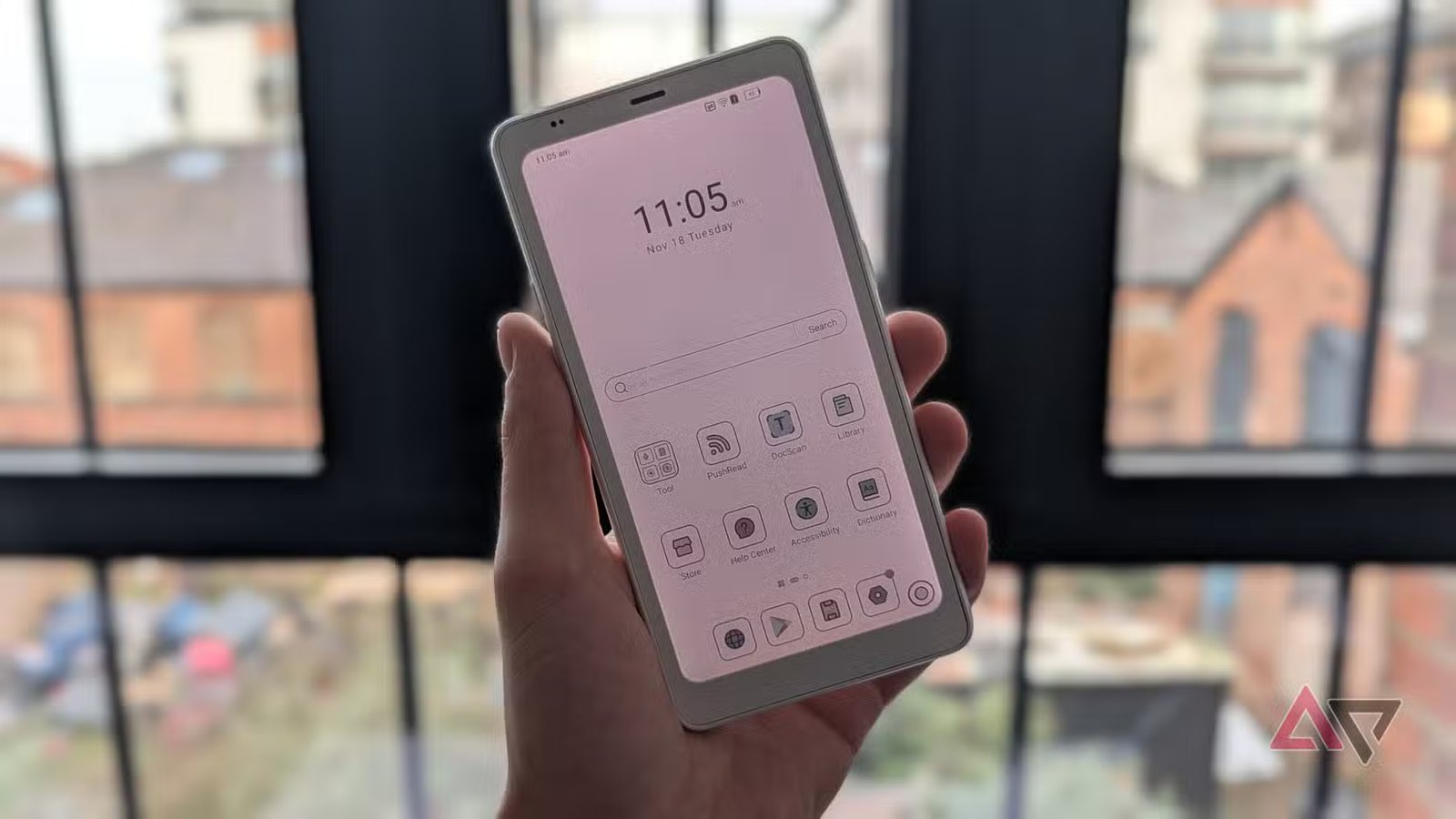 boox palma 2 pro in hand