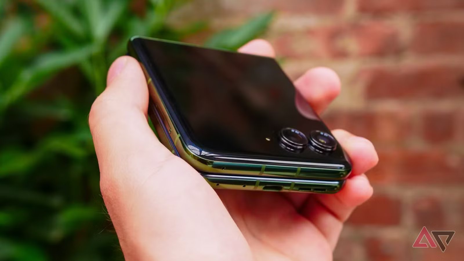 إذا كنت بحاجة إلى هاتف قابل للطي بسعر رخيص، فلن تجد أي شيء أفضل