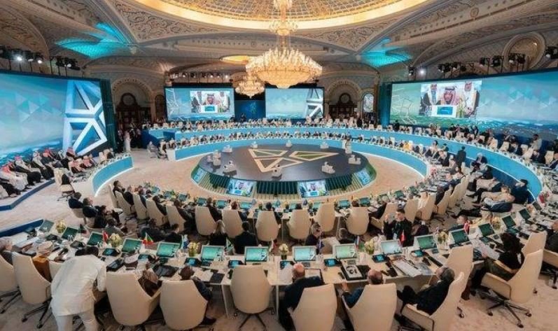 الرياض تجمع تحالفاً عالمياً لضمان إمدادات المعادن