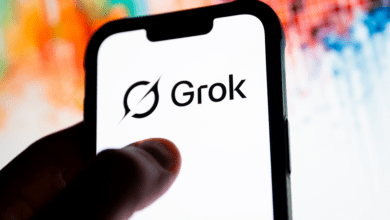 بسبب المحتوى الجنسي المهين.. مطالب بحذف X وGrok من متاجر آبل وغوغل