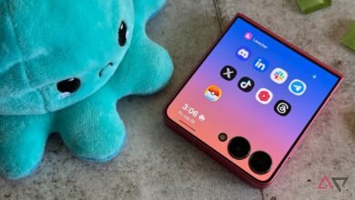قد يحمل هاتف Galaxy Z Flip 8 من سامسونج أخبارًا سيئة لمحبي التصوير
