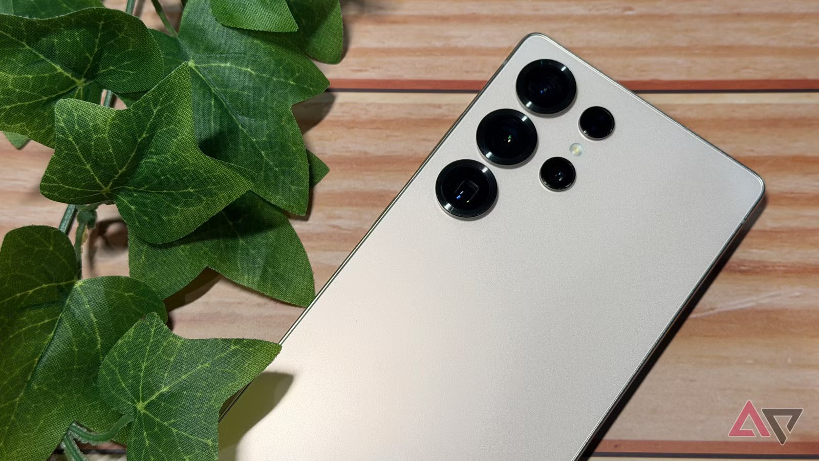 لا يزال Snapdragon يتفوق على Exynos في معايير Samsung Galaxy S26 المزعومة