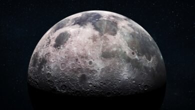 لماذا يختلف الجانب البعيد من القمر إلى هذا الحد توفر العينات الجديدة الإجابة
