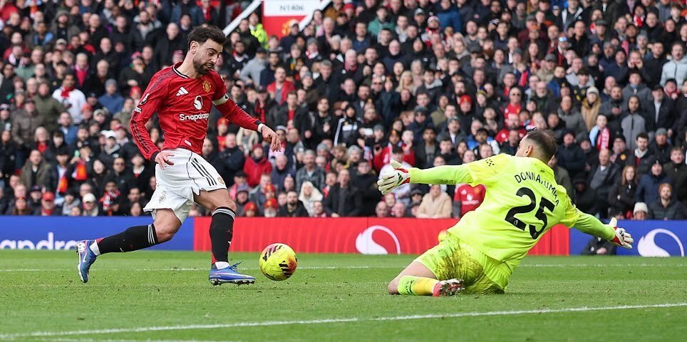 مانشستر يونايتد ضد مانشستر سيتي الدوري الإنجليزي الممتاز لايف آخر النتائج وأخبار الفريق والتحديثات حيث يتولى مايكل كاريك مسؤولية أول مباراة في الدوري في مباراة ديربي ضخمة