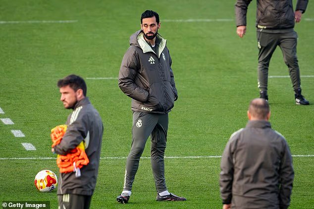 مساعد مورينيو ذو الذوق الرفيع كيف اختلف مدرب ريال مدريد الجديد ألفارو أربيلوا مع زميله السابق في الفريق فرناندو توريس ولديه أفكار قوية بشأن ترينت ألكسندر أرنولد وشركاه مساعد مورينيو ذو الذوق الرفيع كيف اختلف مدرب ريال مدريد الجديد ألفارو أربيلوا مع زميله السابق في الفريق فرناندو توريس ولديه أفكار قوية بشأن ترينت ألكسندر أرنولد وشركاه