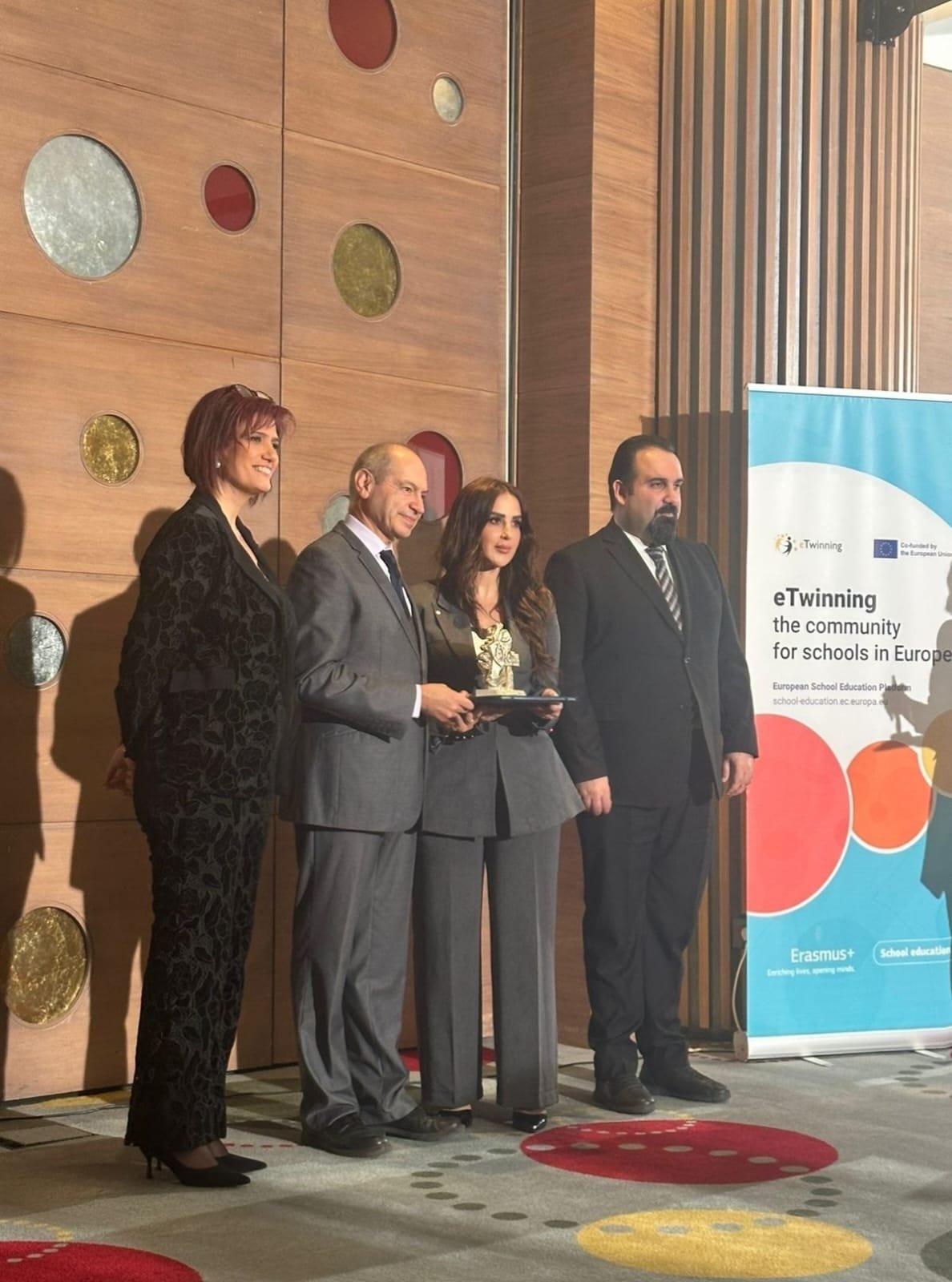 الأستاذة مهى شحادة تحصد جائزة الجودة الأوروبية والوطنية في احتفالية eTwinning لعام 2026